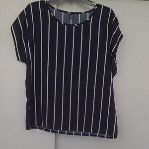 SHEIN Black Boxy Relaxed Top